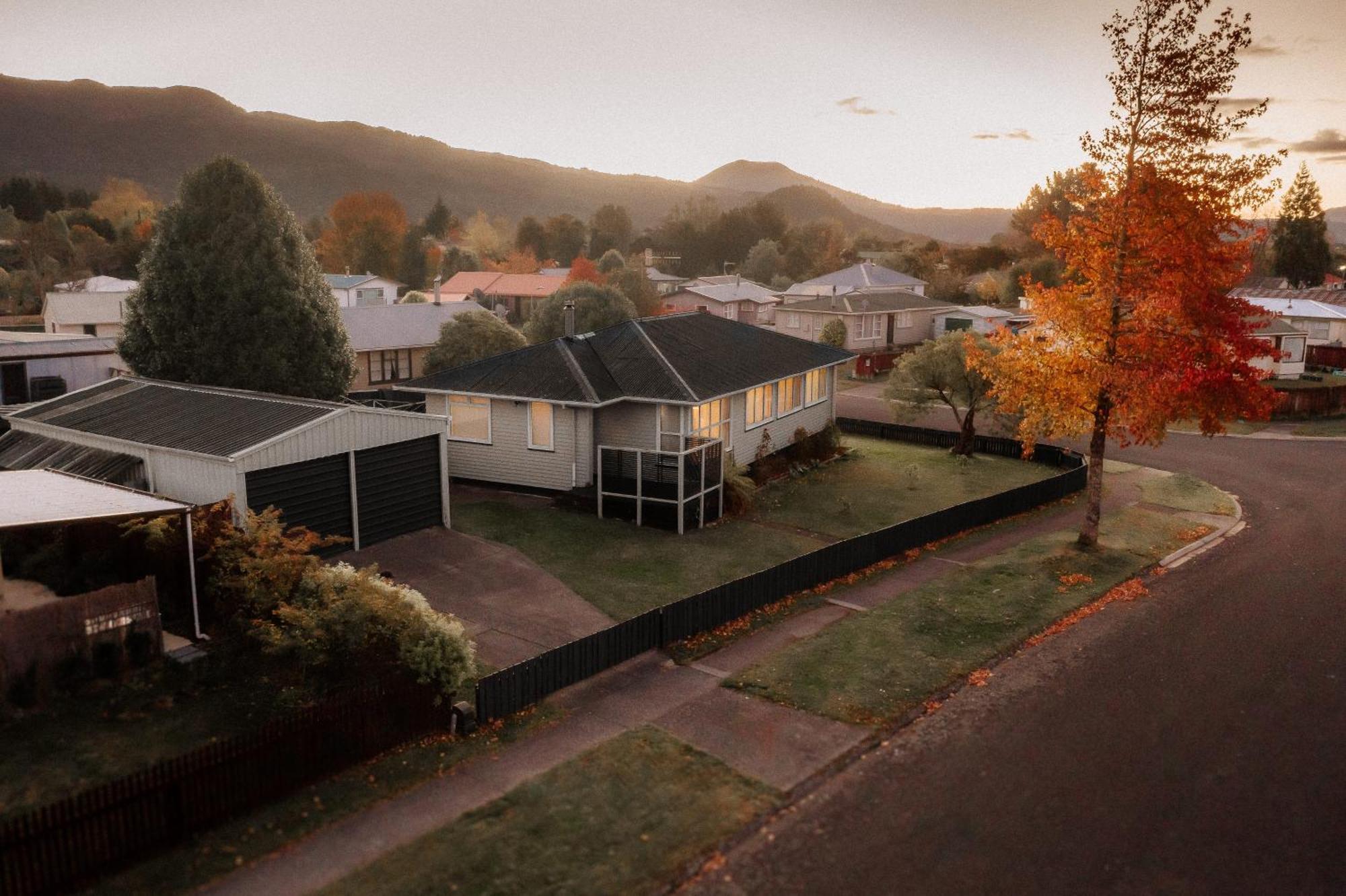 Alpine House Tongariro - Turangi Holiday Home Экстерьер фото